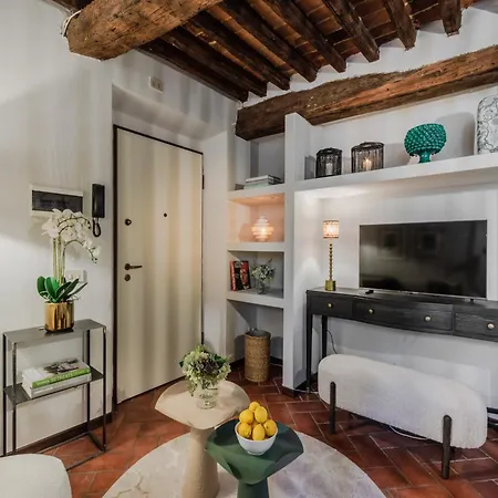 Modern Comfort Meets Tuscan Charm Apartment