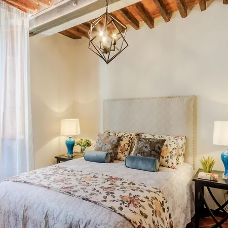 Modern Comfort Meets Tuscan Charm